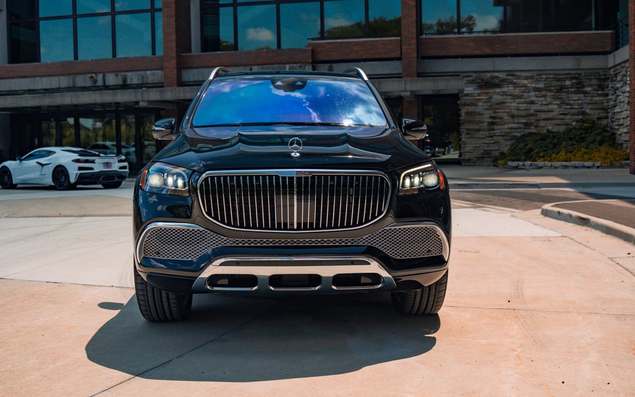 Black Mercedes-Maybach GLS 600 executive rental in Chicago