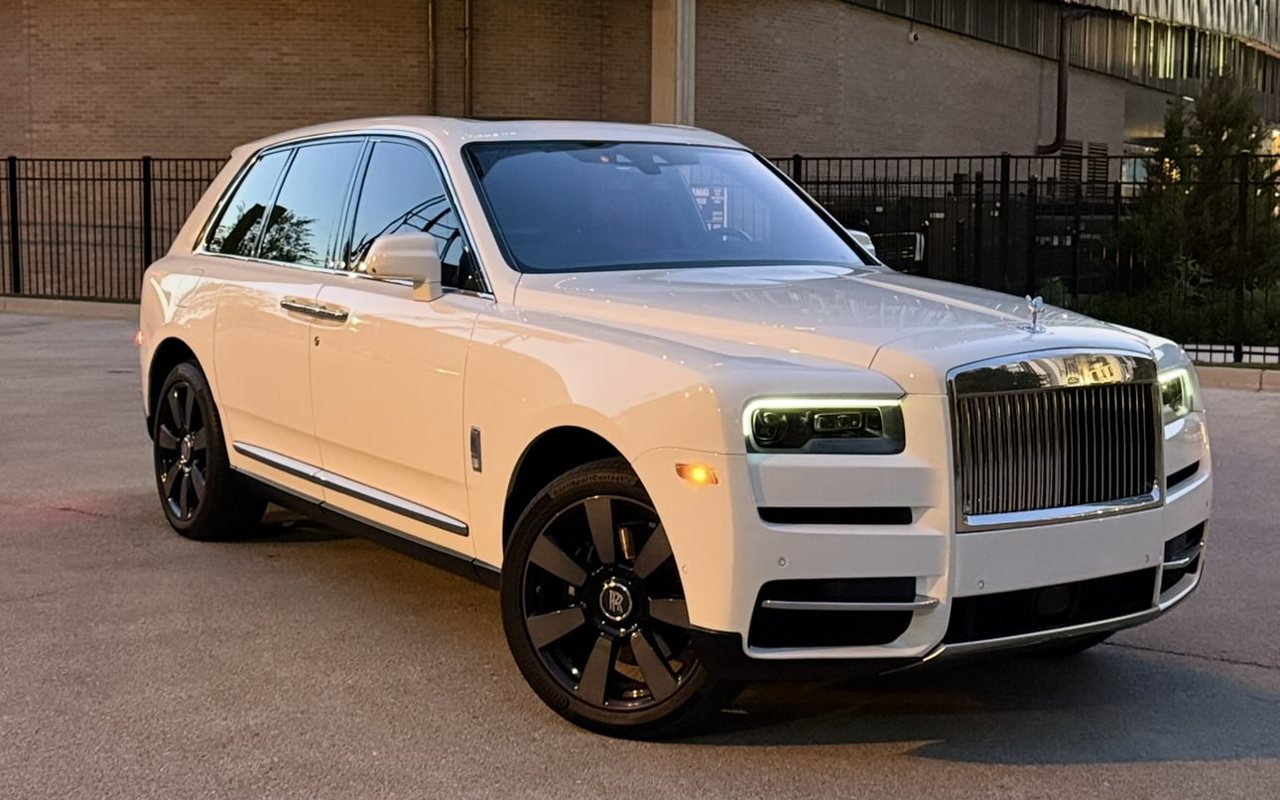 Rolls-Royce Cullinan rental in Orland Park, photo of the actual car